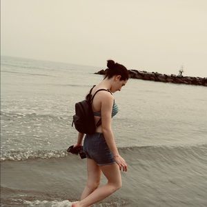 Meet your Posher, Ester